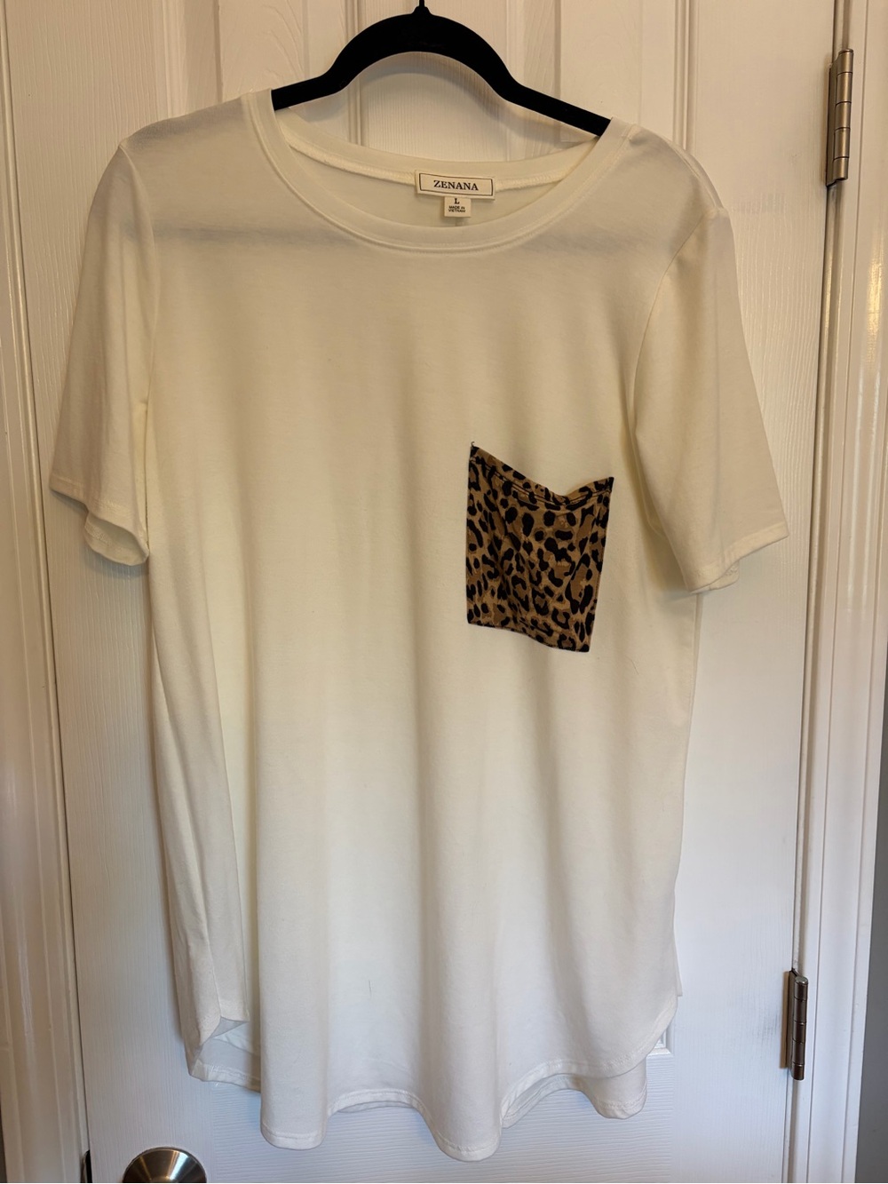 Zenaña Cream Tee with Leopard Pocket